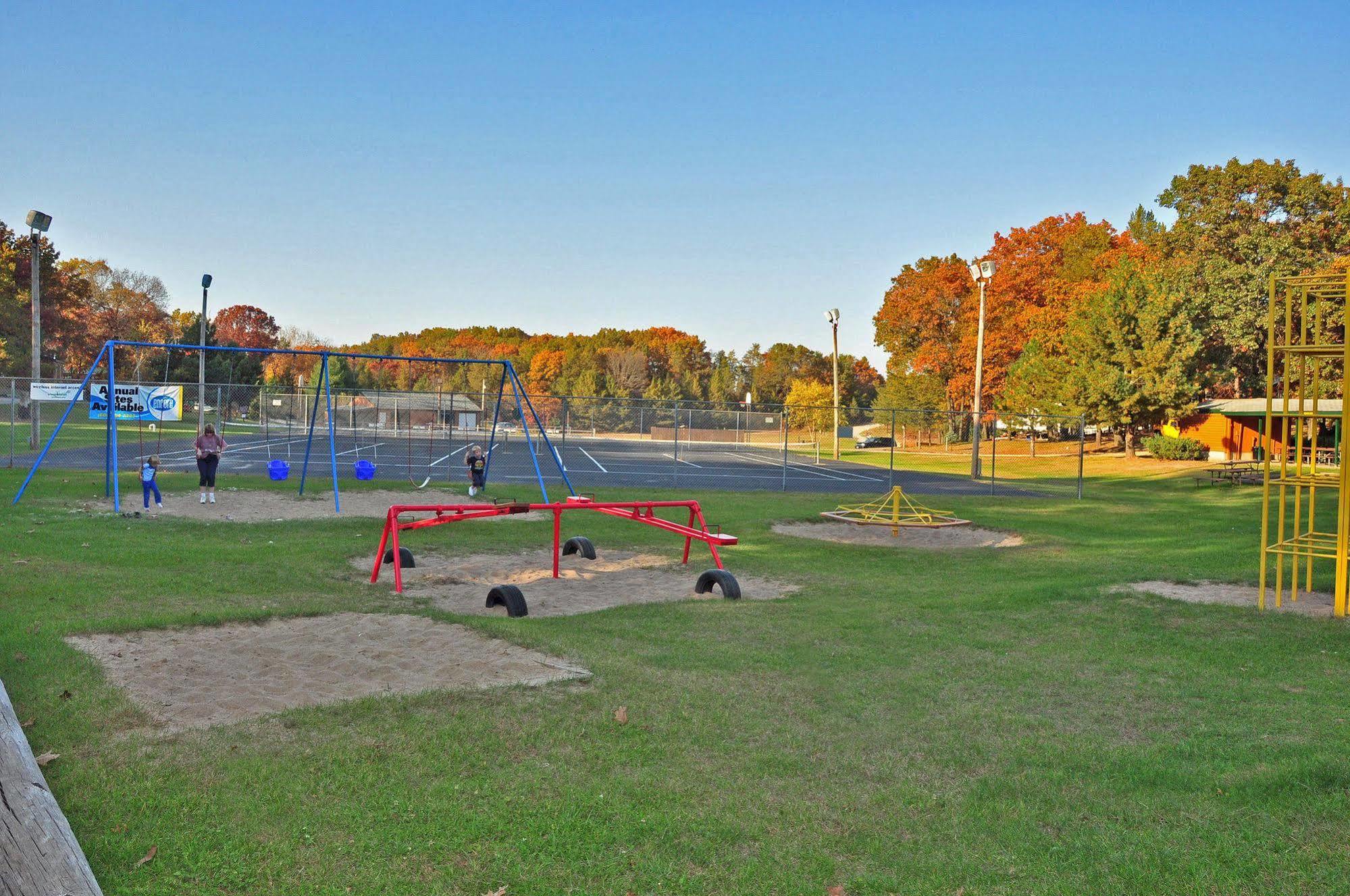 Arrowhead Resort Campground Plainville Eksteriør bilde