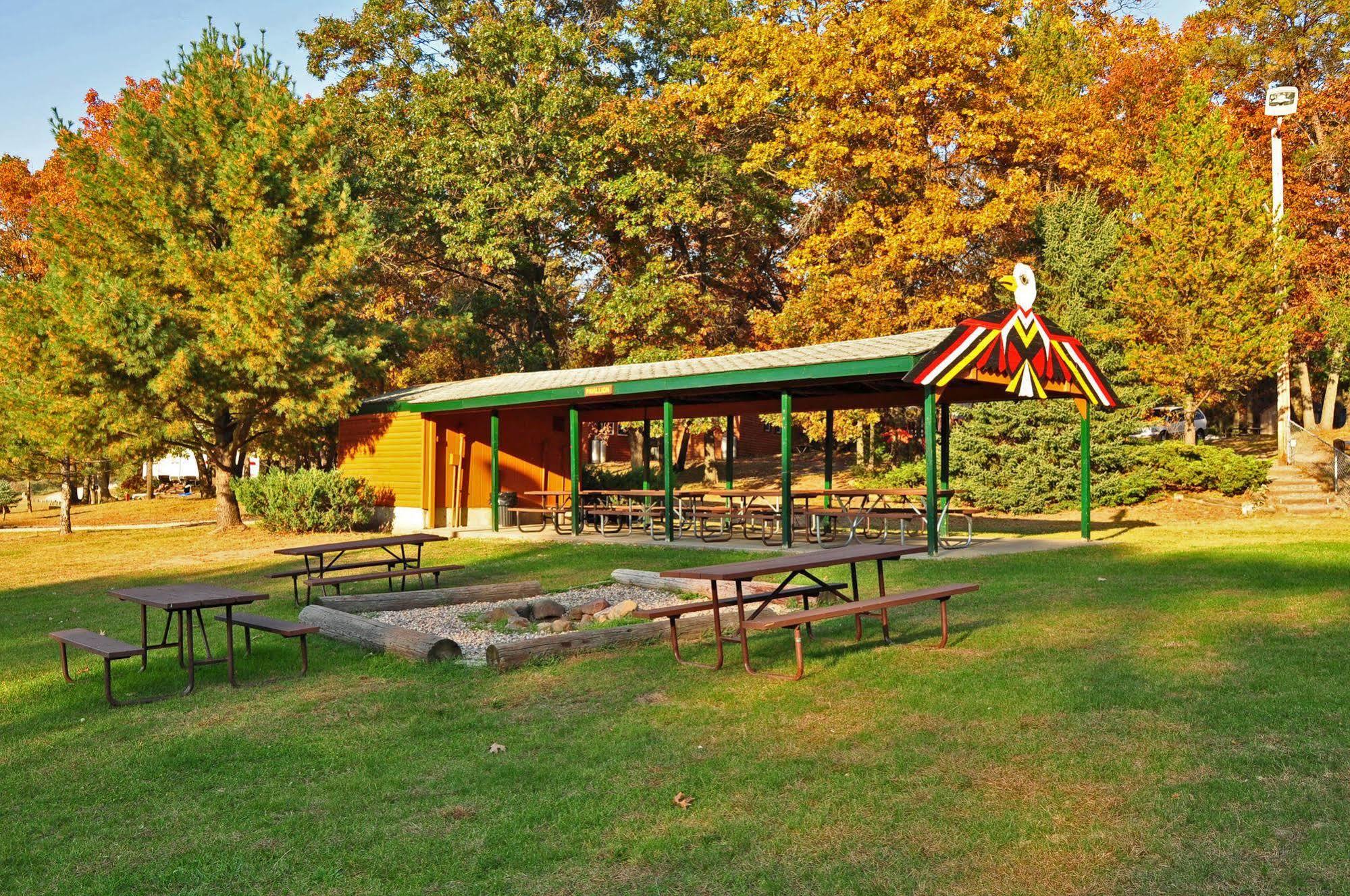 Arrowhead Resort Campground Plainville Eksteriør bilde